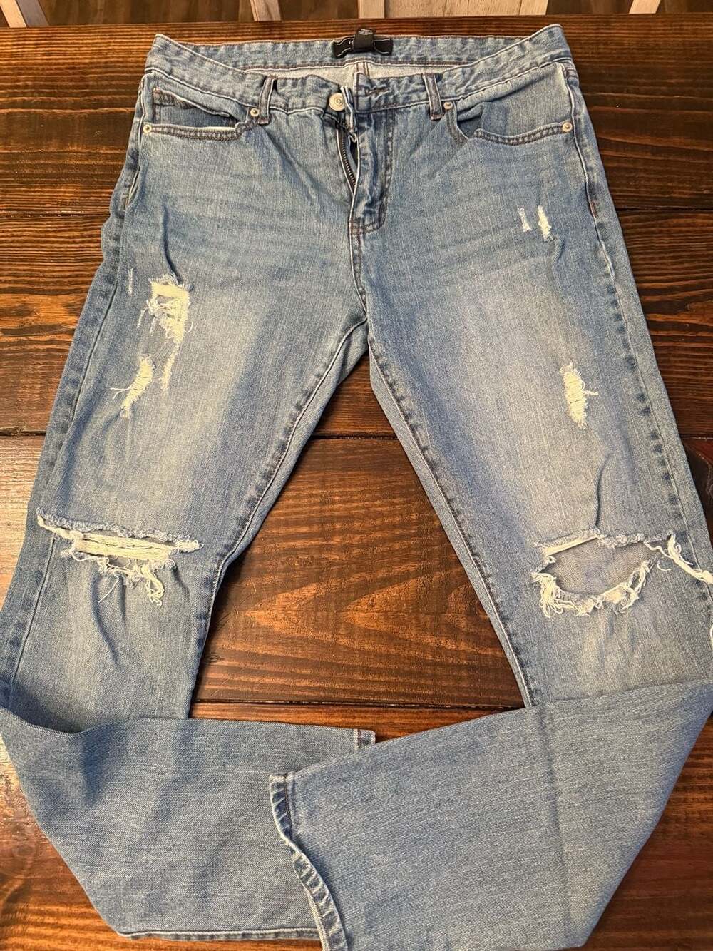 Forever 21 Men Light Wash Distressed Slim Fit Denim Jeans Size 33